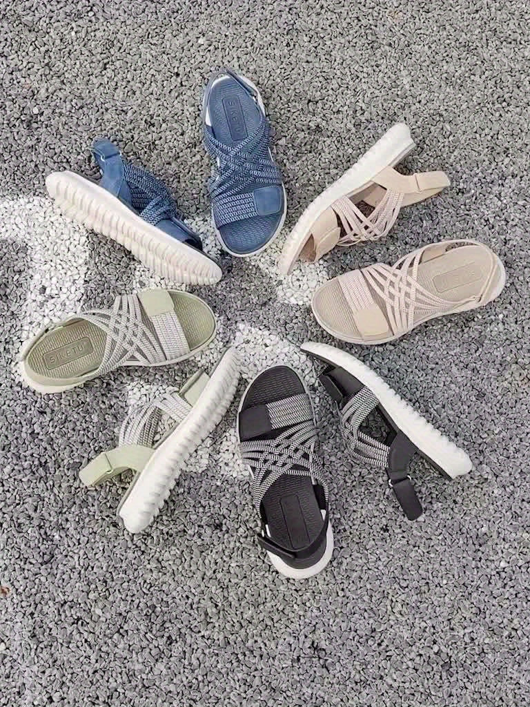 Margit | Komfortsandale med solid kilehæl og blød lukning