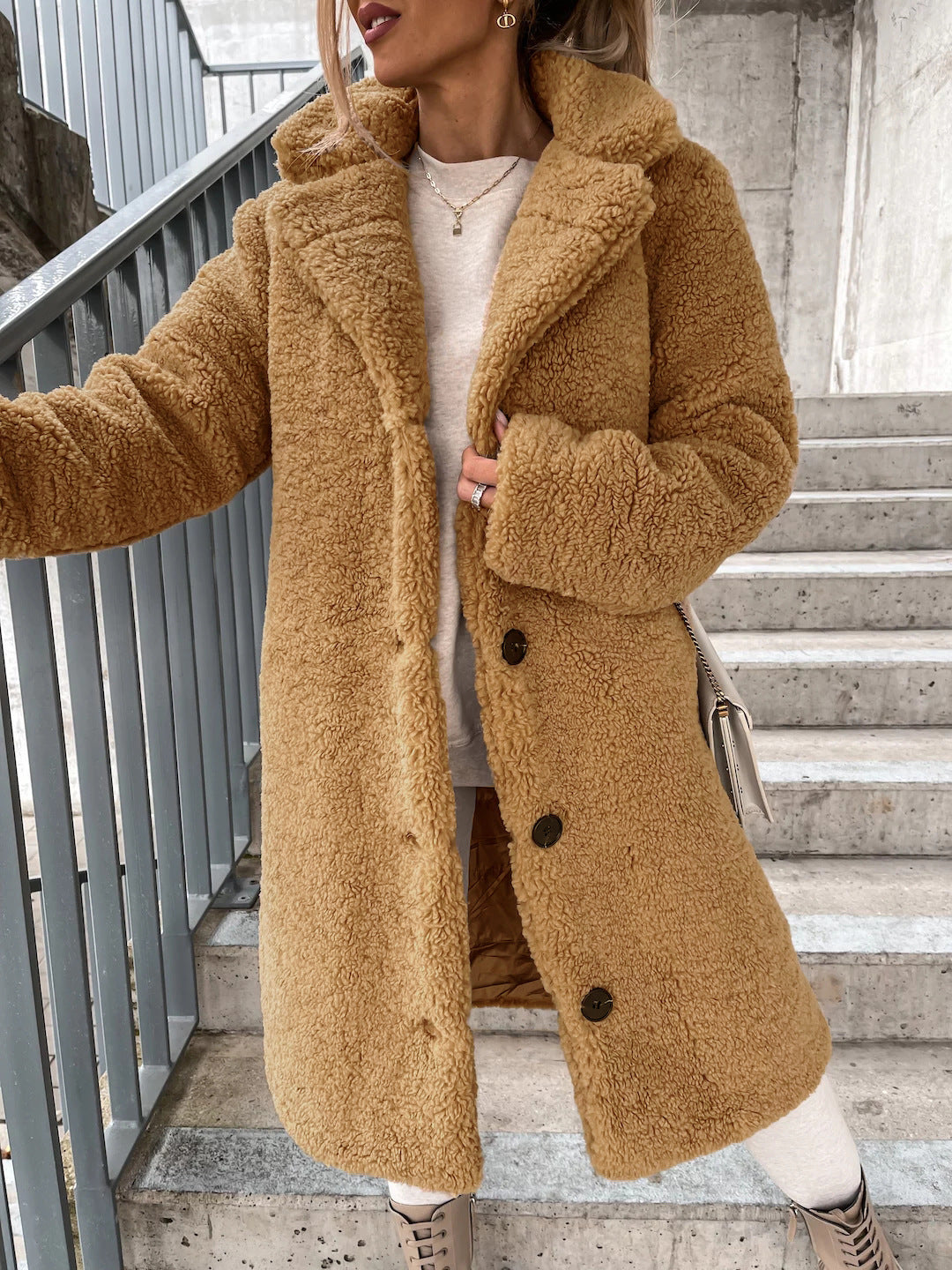 Ivy | lang kunstpelsfrakke med revers